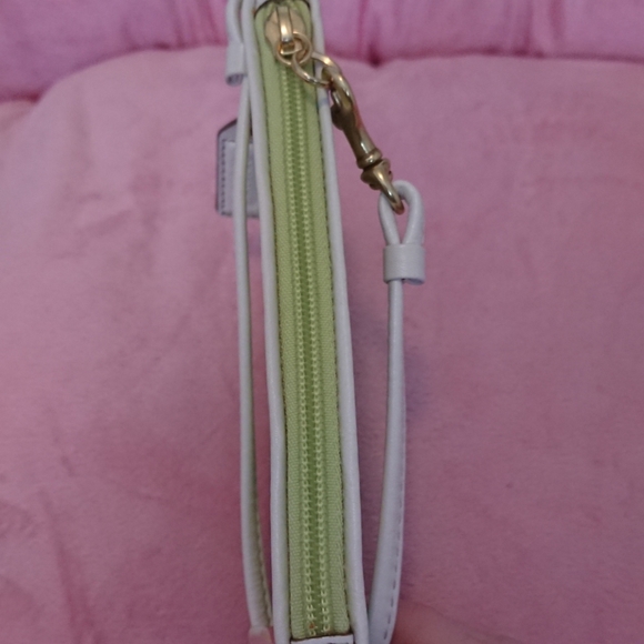 EUC Coach Sketch Signature Wrislet - Picture 6 of 6